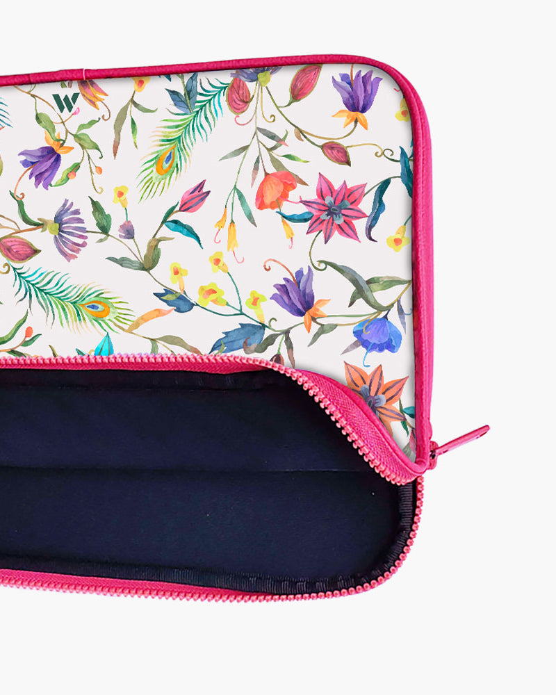 Peacock Feathers in the Garden MacBook / Laptop-Sleeve Mobile Case by CoverMeUp - Style 43