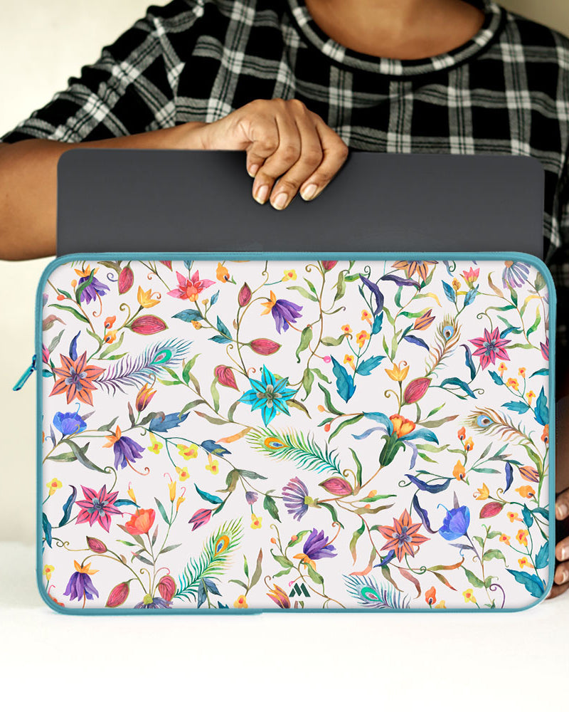 Peacock Feathers in the Garden MacBook / Laptop-Sleeve Mobile Case by CoverMeUp - Style 100