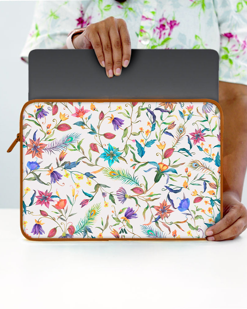 Peacock Feathers in the Garden MacBook / Laptop-Sleeve Mobile Case by CoverMeUp - Style 107