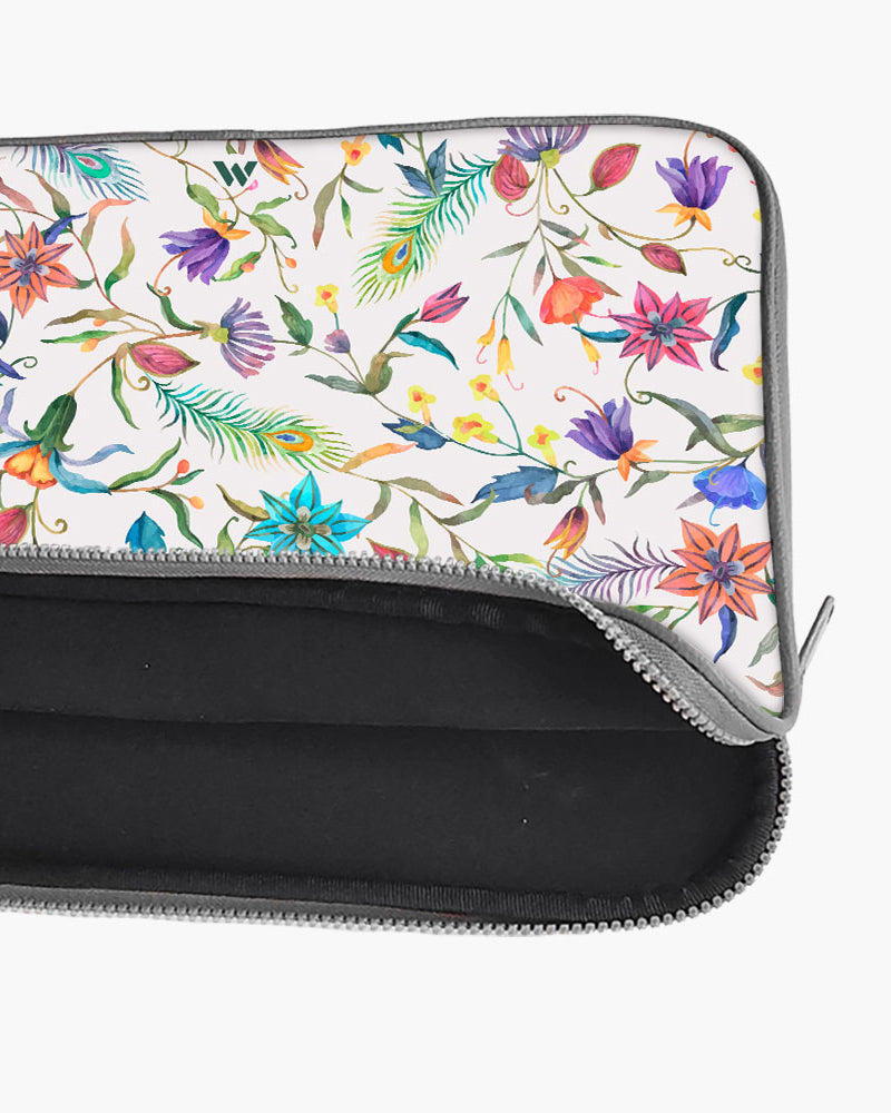 Peacock Feathers in the Garden MacBook / Laptop-Sleeve Mobile Case by CoverMeUp - Style 136