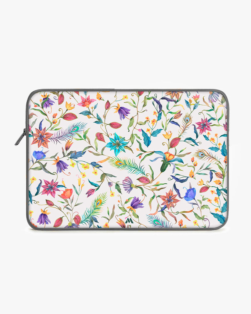 Peacock Feathers in the Garden MacBook / Laptop-Sleeve Mobile Case by CoverMeUp - Style 139