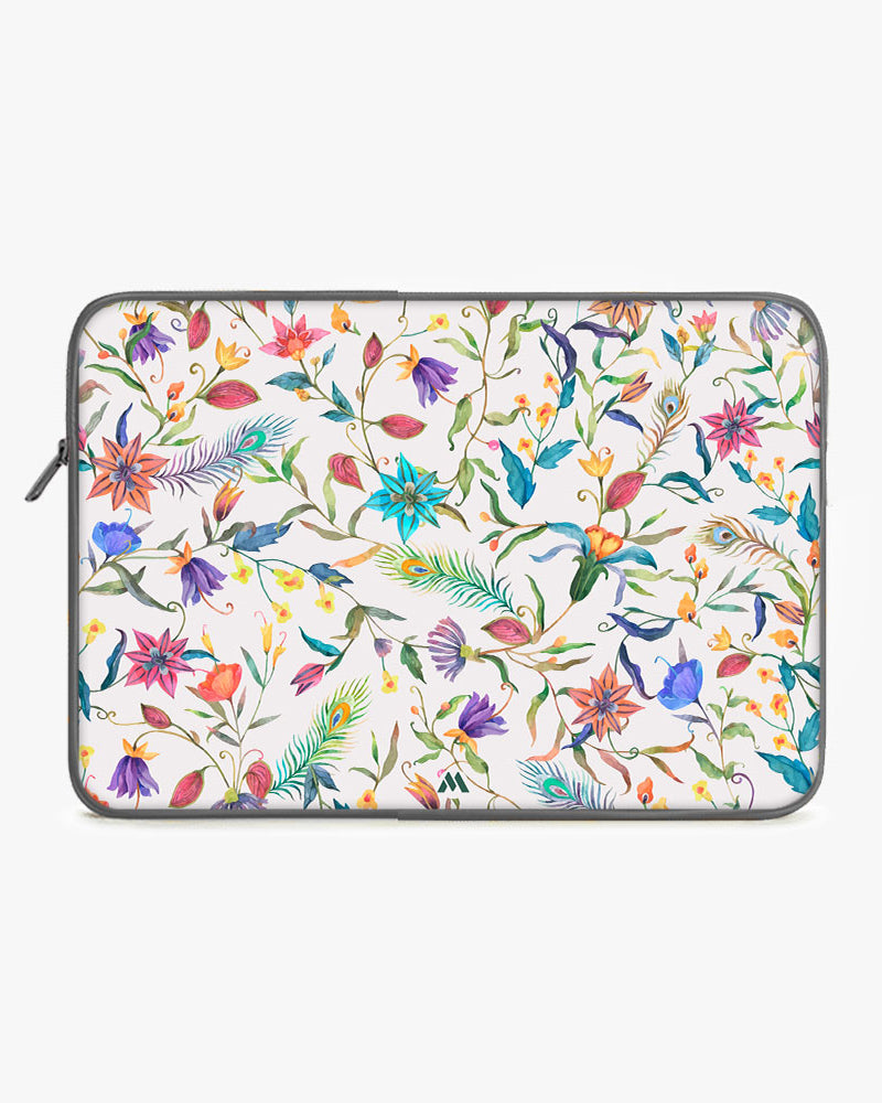 Peacock Feathers in the Garden MacBook / Laptop-Sleeve Mobile Case by CoverMeUp - Style 146