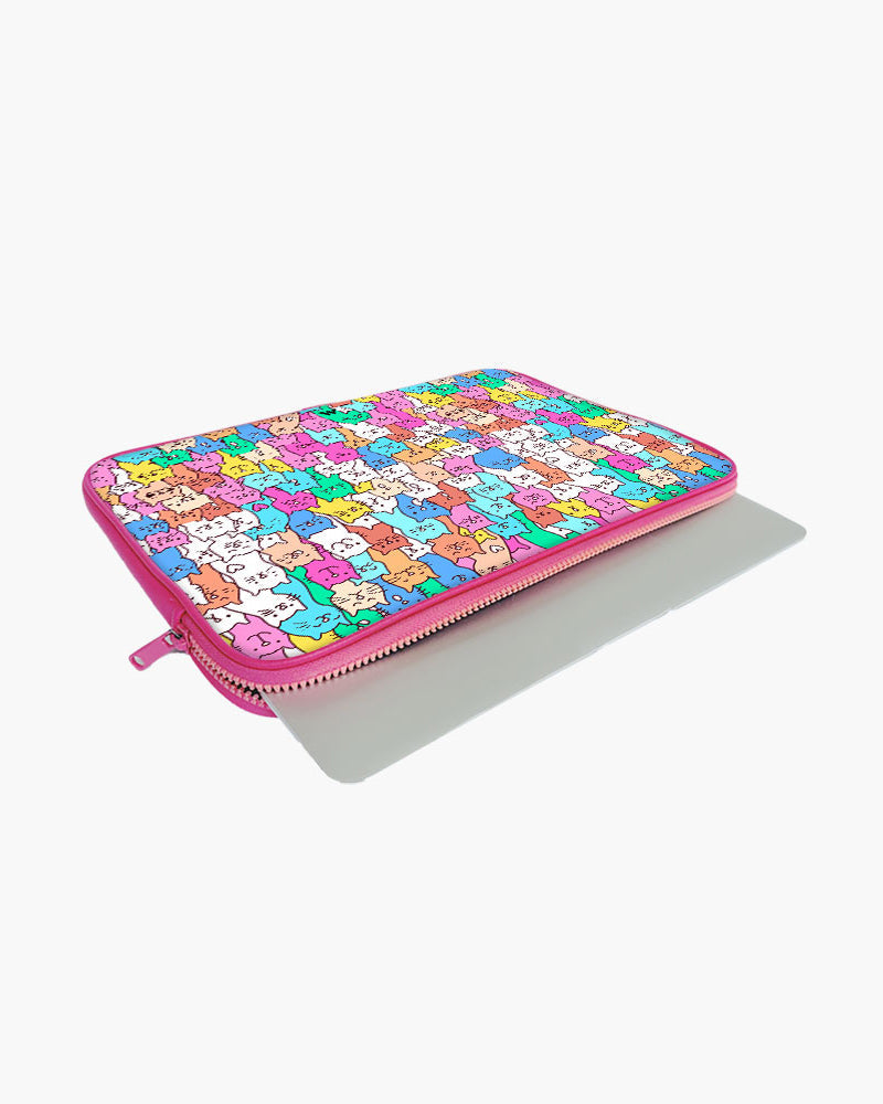 Kawaii Kitty MacBook / Laptop-Sleeve Mobile Case by CoverMeUp - Style 17