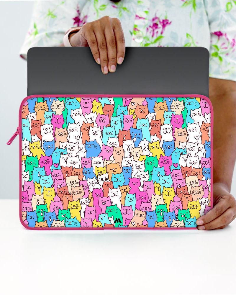 Kawaii Kitty MacBook / Laptop-Sleeve Mobile Case by CoverMeUp - Style 19