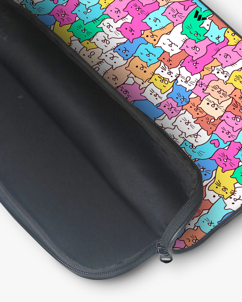 Kawaii Kitty MacBook / Laptop-Sleeve Mobile Case by CoverMeUp - Style 46