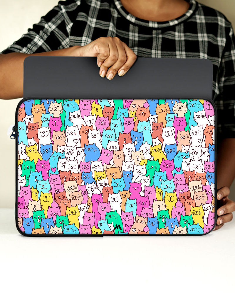 Kawaii Kitty MacBook / Laptop-Sleeve Mobile Case by CoverMeUp - Style 68