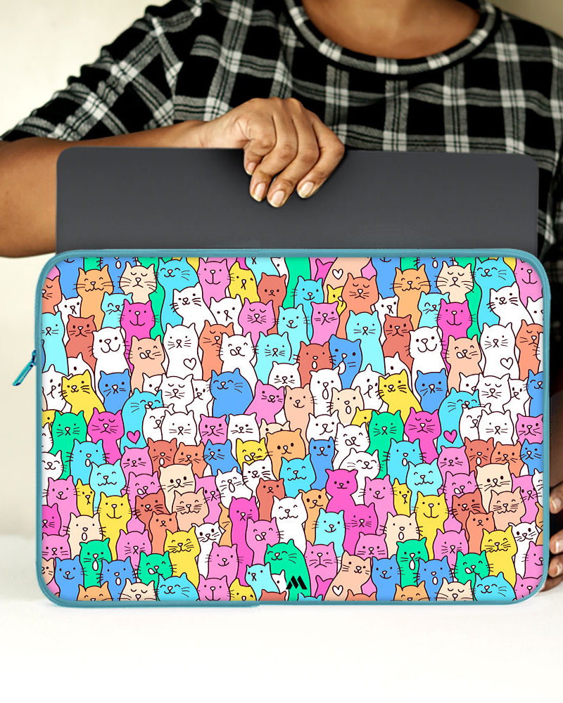 Kawaii Kitty MacBook / Laptop-Sleeve Mobile Case by CoverMeUp - Style 89