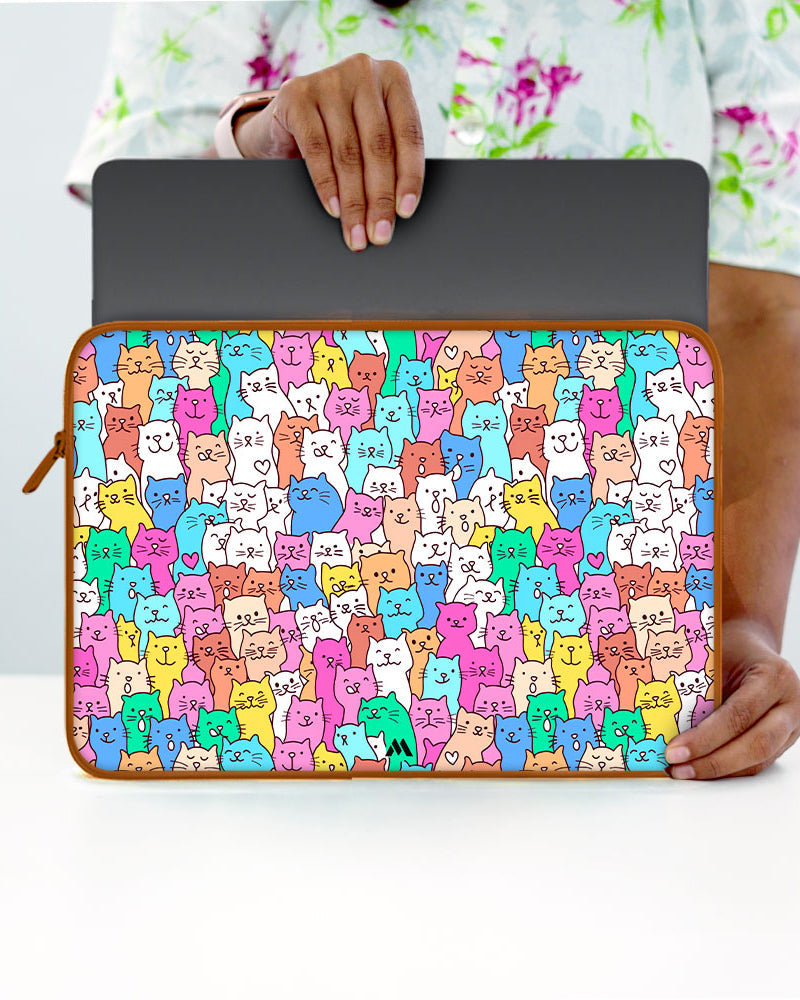 Kawaii Kitty MacBook / Laptop-Sleeve Mobile Case by CoverMeUp - Style 103