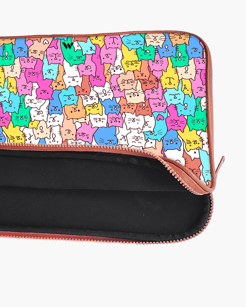 Kawaii Kitty MacBook / Laptop-Sleeve Mobile Case by CoverMeUp - Style 104