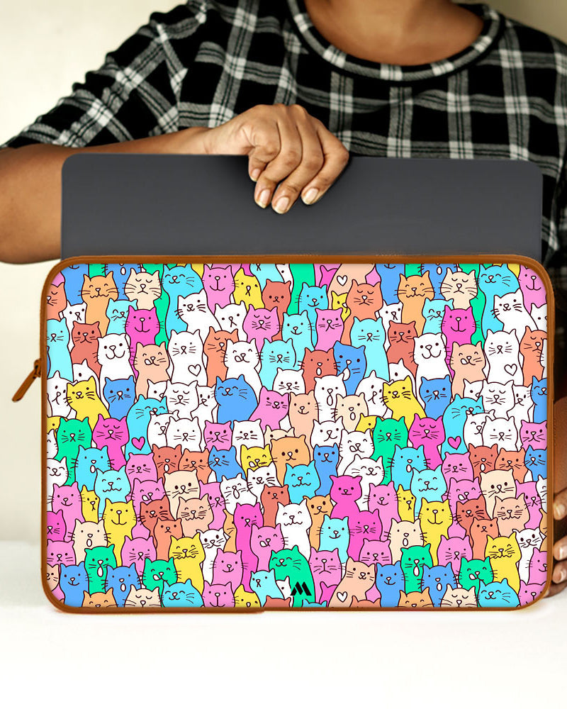 Kawaii Kitty MacBook / Laptop-Sleeve Mobile Case by CoverMeUp - Style 124
