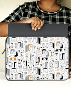 Minimalist Faces MacBook / Laptop-Sleeve Mobile Case by CoverMeUp - Style 22