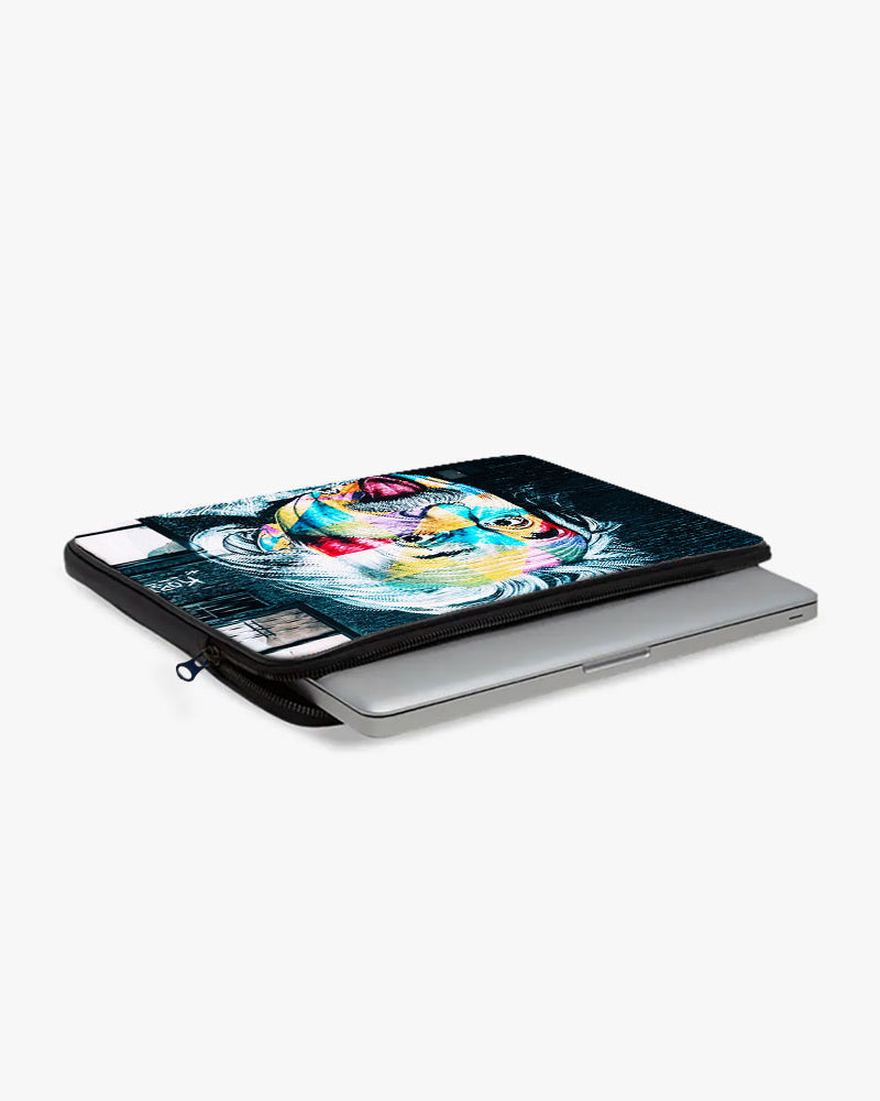 Graffiti-Einstein MacBook / Laptop-Sleeve Mobile Case by CoverMeUp - Style 48