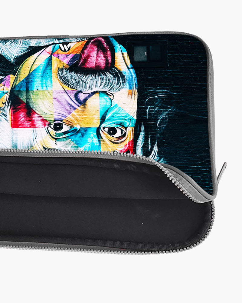Graffiti-Einstein MacBook / Laptop-Sleeve Mobile Case by CoverMeUp - Style 77