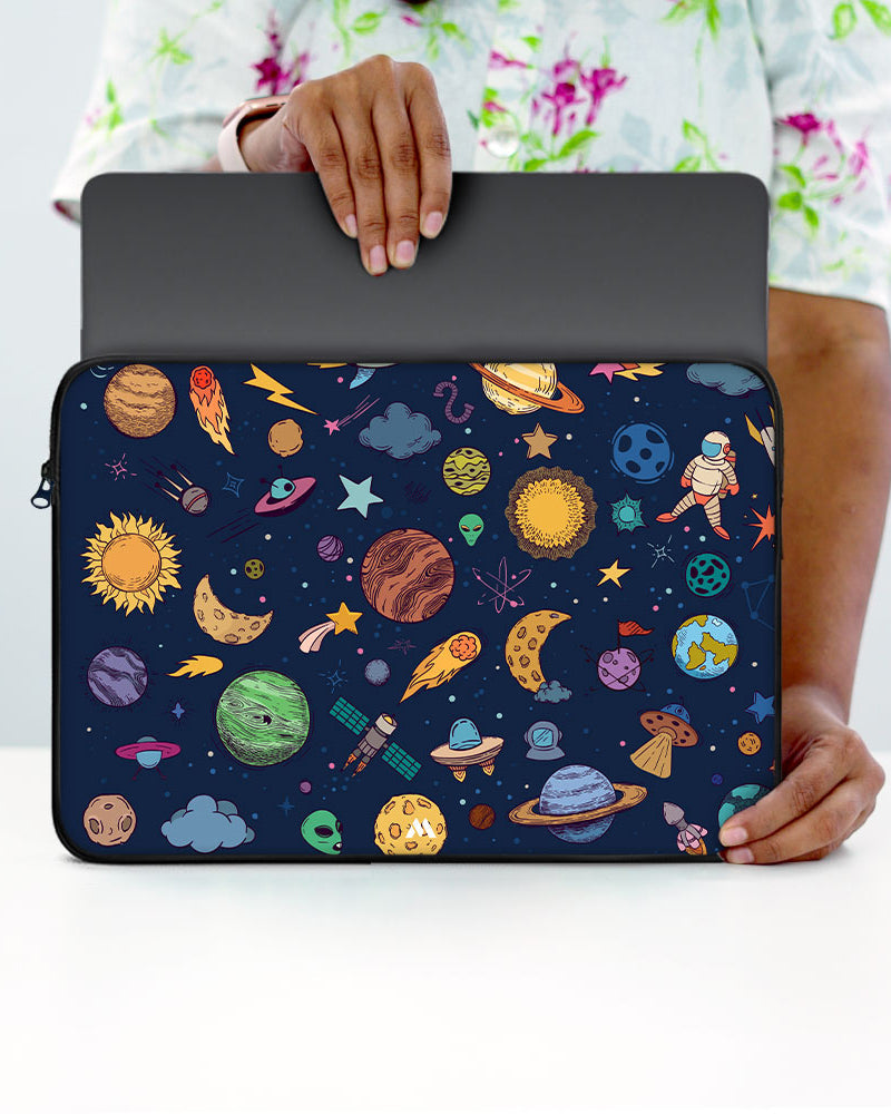 Space Frenzy MacBook / Laptop-Sleeve Mobile Case by CoverMeUp - Style 23