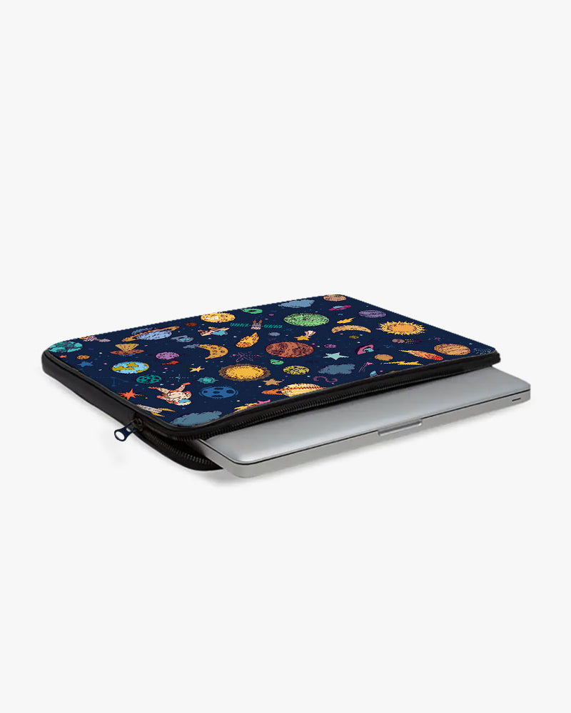 Space Frenzy MacBook / Laptop-Sleeve Mobile Case by CoverMeUp - Style 28