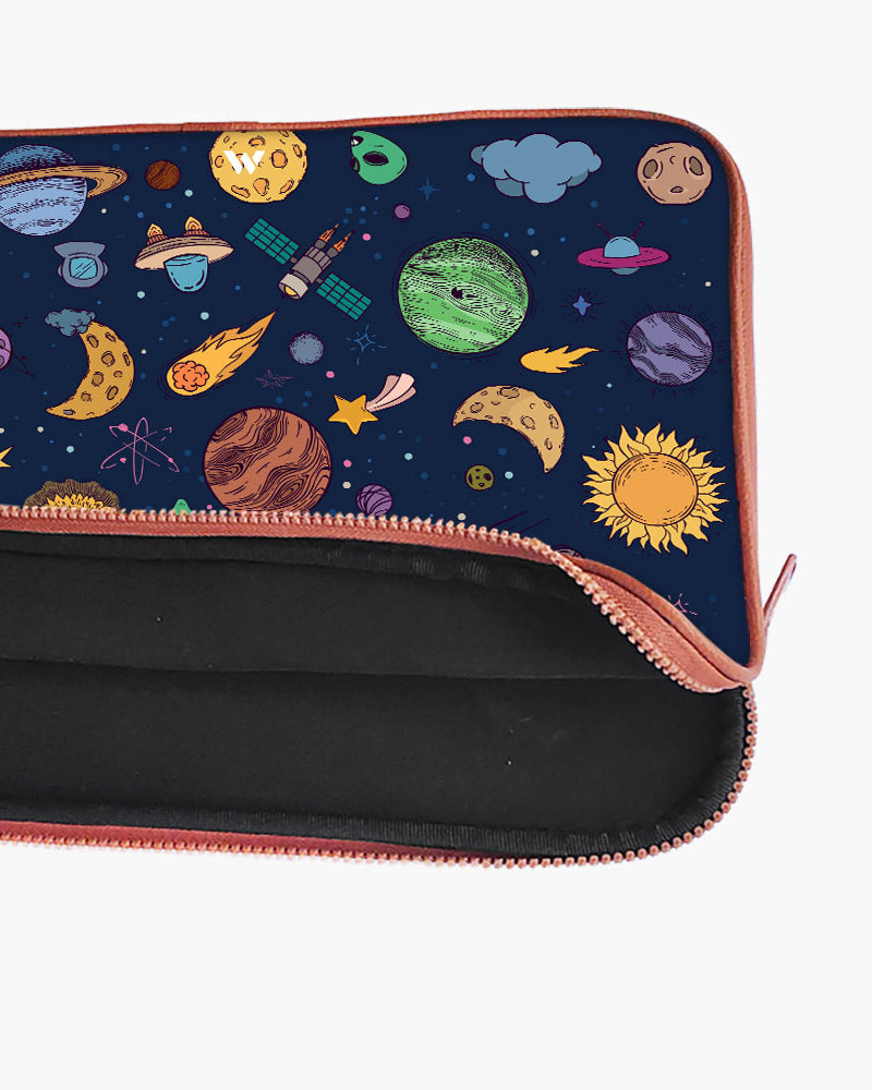 Space Frenzy MacBook / Laptop-Sleeve Mobile Case by CoverMeUp - Style 92