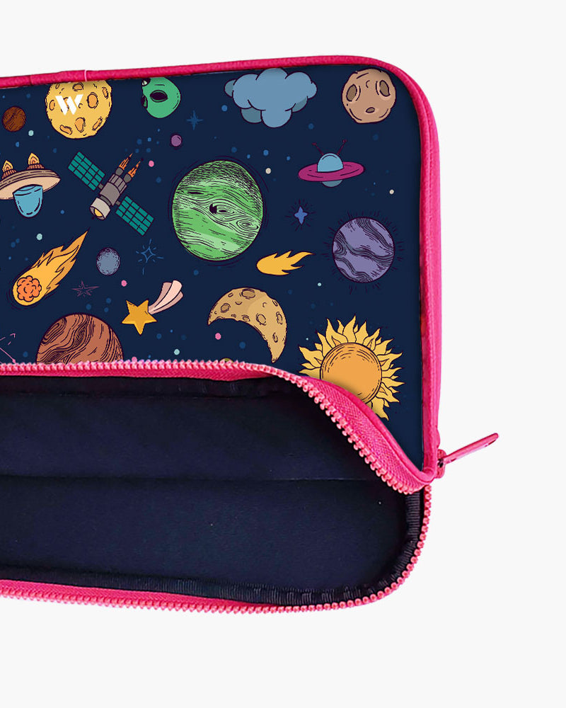 Space Frenzy MacBook / Laptop-Sleeve Mobile Case by CoverMeUp - Style 136