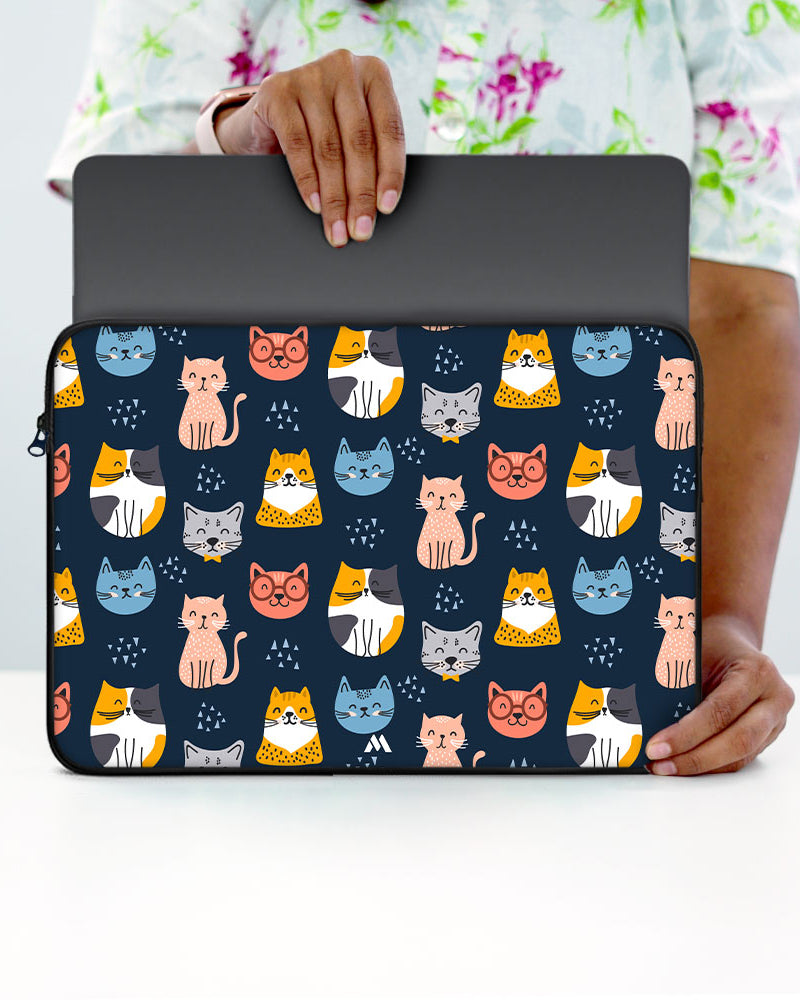 Kitty Galore MacBook / Laptop-Sleeve Mobile Case by CoverMeUp - Style 23