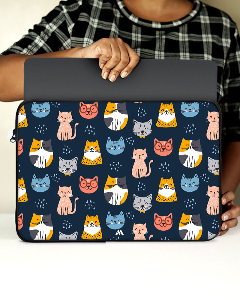 Kitty Galore MacBook / Laptop-Sleeve Mobile Case by CoverMeUp - Style 44
