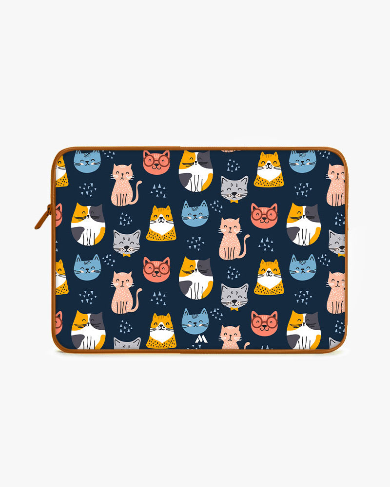 Kitty Galore MacBook / Laptop-Sleeve Mobile Case by CoverMeUp - Style 9