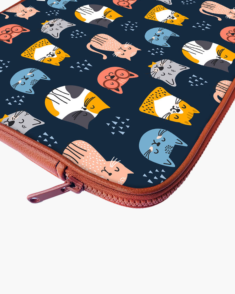 Kitty Galore MacBook / Laptop-Sleeve Mobile Case by CoverMeUp - Style 78