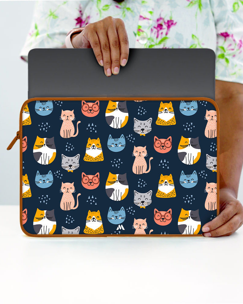 Kitty Galore MacBook / Laptop-Sleeve Mobile Case by CoverMeUp - Style 79