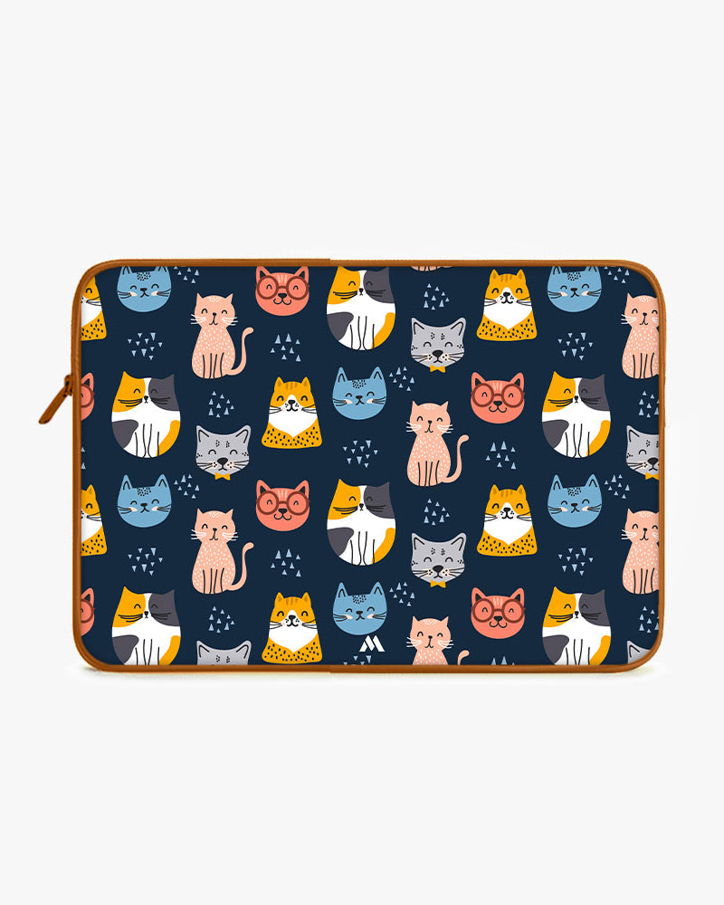 Kitty Galore MacBook / Laptop-Sleeve Mobile Case by CoverMeUp - Style 83
