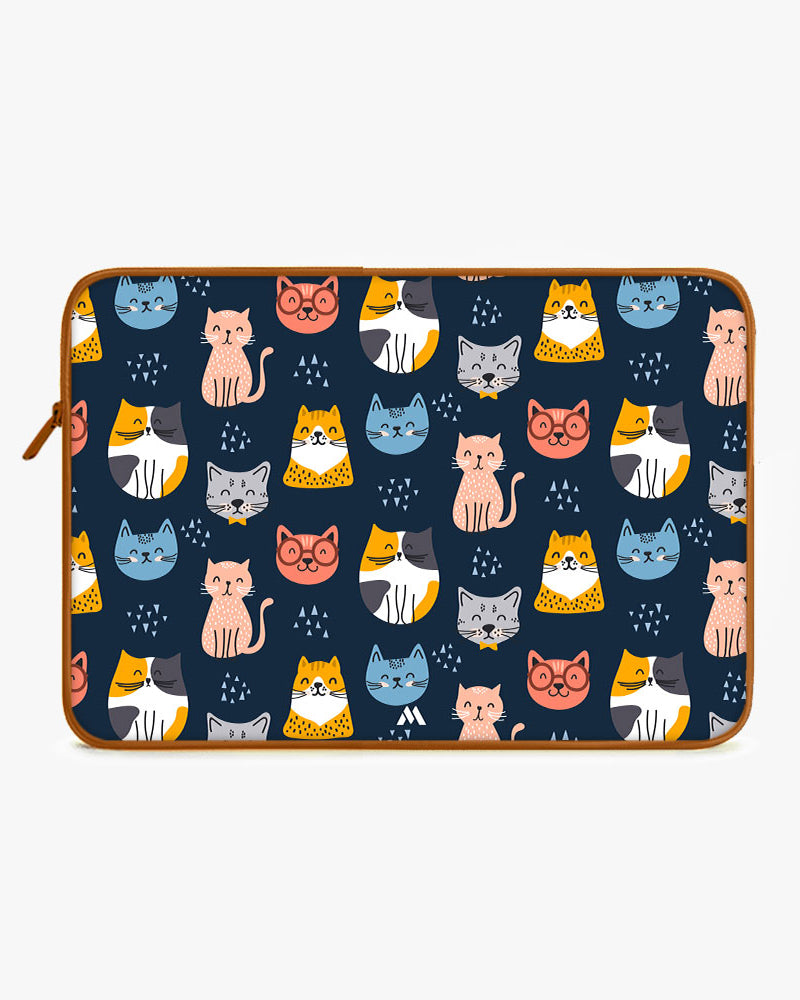 Kitty Galore MacBook / Laptop-Sleeve Mobile Case by CoverMeUp - Style 90