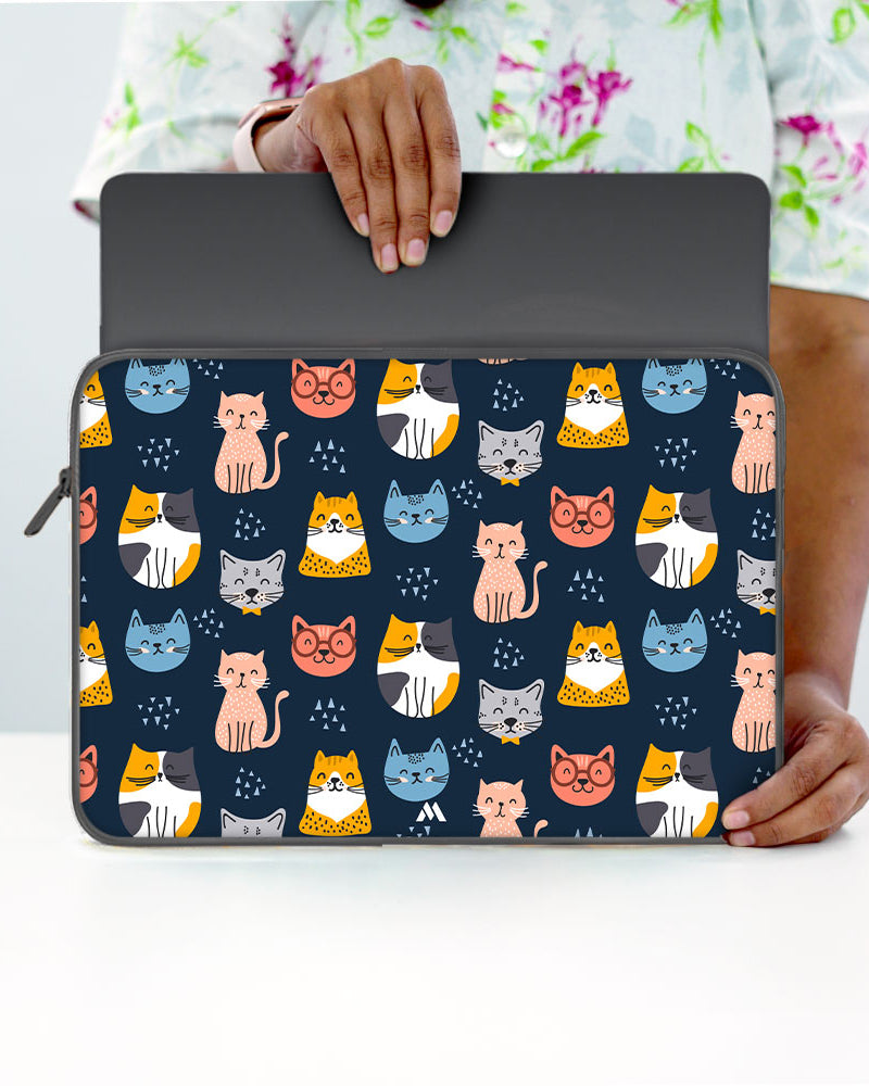 Kitty Galore MacBook / Laptop-Sleeve Mobile Case by CoverMeUp - Style 107