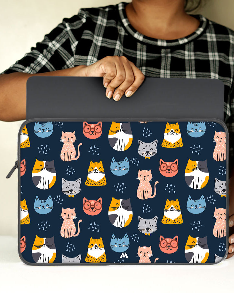 Kitty Galore MacBook / Laptop-Sleeve Mobile Case by CoverMeUp - Style 114