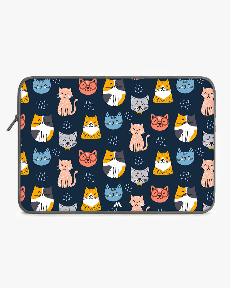 Kitty Galore MacBook / Laptop-Sleeve Mobile Case by CoverMeUp - Style 15
