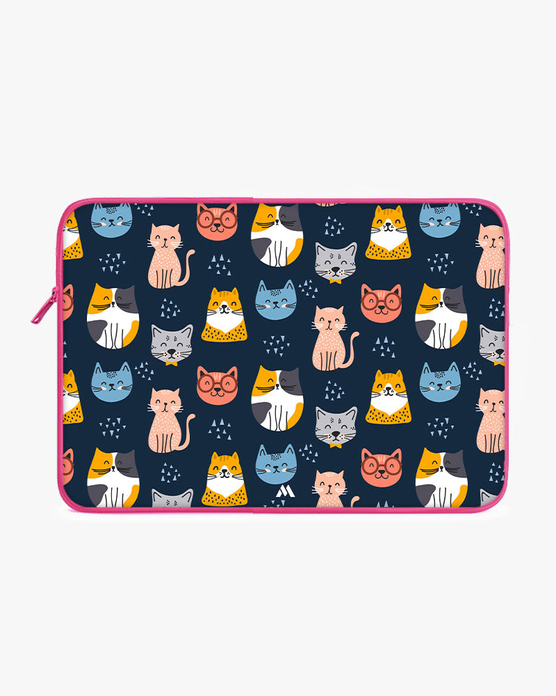 Kitty Galore MacBook / Laptop-Sleeve Mobile Case by CoverMeUp - Style 18
