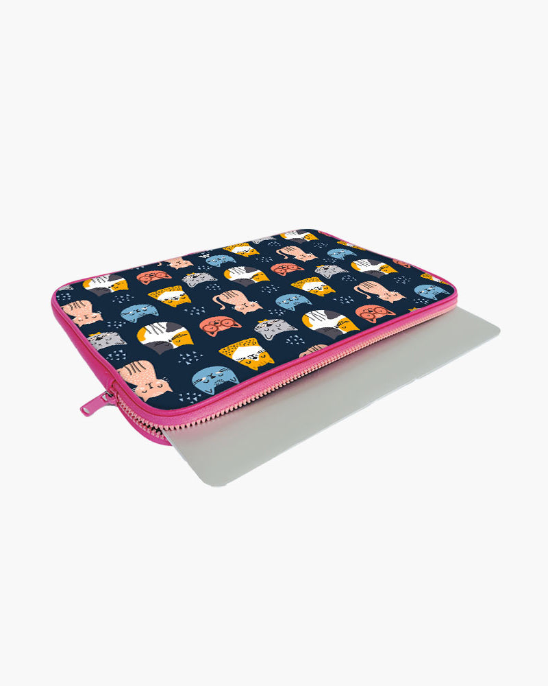 Kitty Galore MacBook / Laptop-Sleeve Mobile Case by CoverMeUp - Style 147