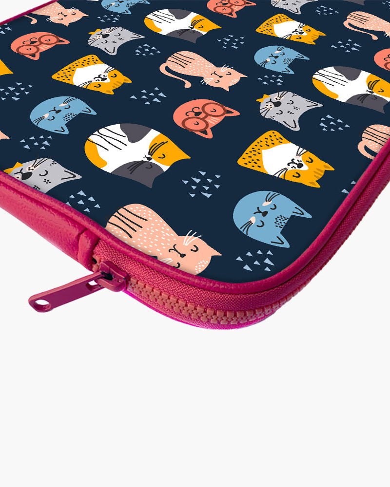 Kitty Galore MacBook / Laptop-Sleeve Mobile Case by CoverMeUp - Style 157