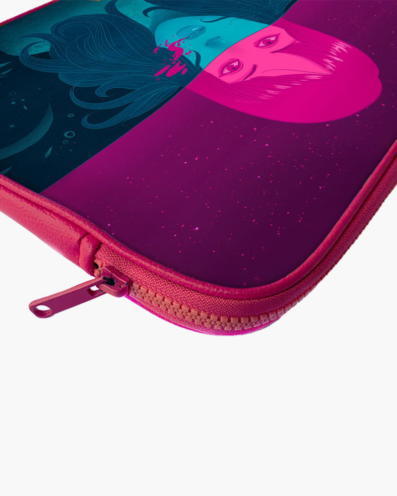 Under the Surface MacBook / Laptop-Sleeve Mobile Case by CoverMeUp - Style 14