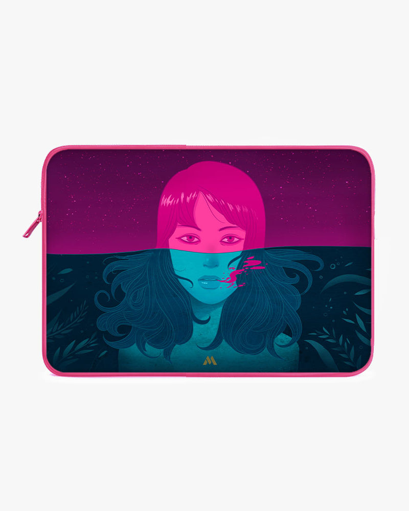 Under the Surface MacBook / Laptop-Sleeve Mobile Case by CoverMeUp - Style 2