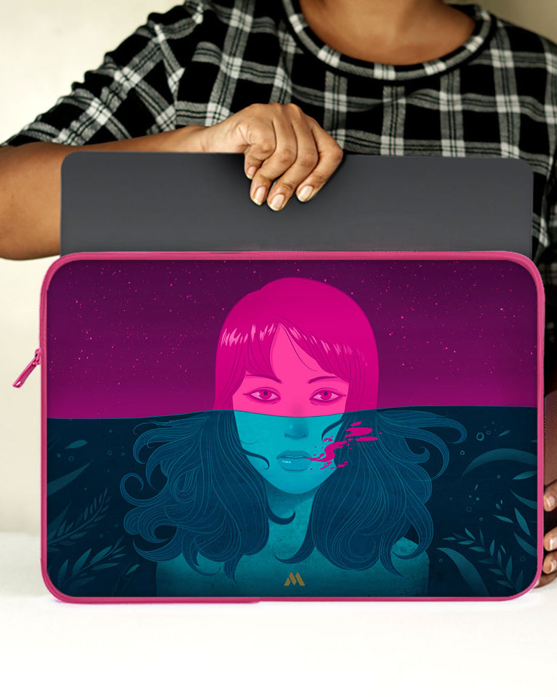 Under the Surface MacBook / Laptop-Sleeve Mobile Case by CoverMeUp - Style 36
