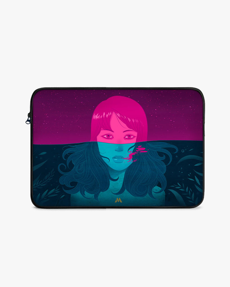 Under the Surface MacBook / Laptop-Sleeve Mobile Case by CoverMeUp - Style 40