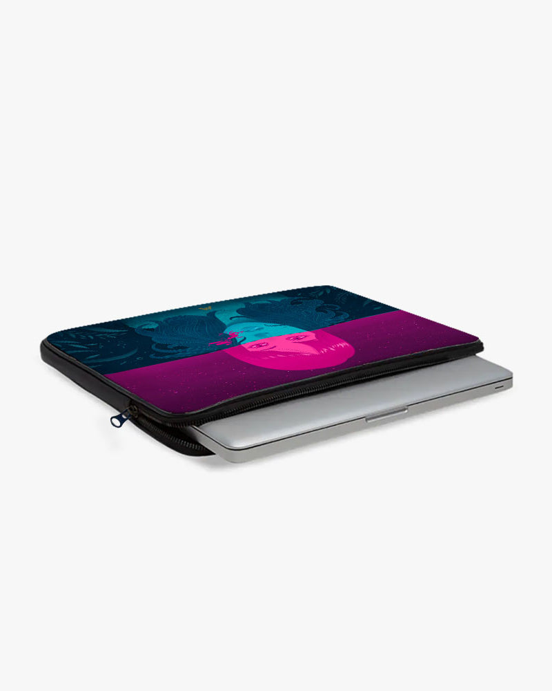 Under the Surface MacBook / Laptop-Sleeve Mobile Case by CoverMeUp - Style 41