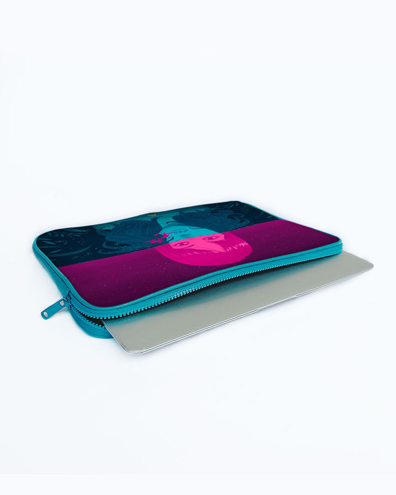 Under the Surface MacBook / Laptop-Sleeve Mobile Case by CoverMeUp - Style 83