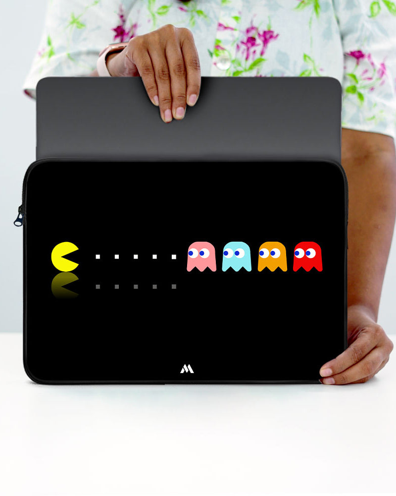 Pacman MacBook / Laptop-Sleeve Mobile Case by CoverMeUp - Style 19