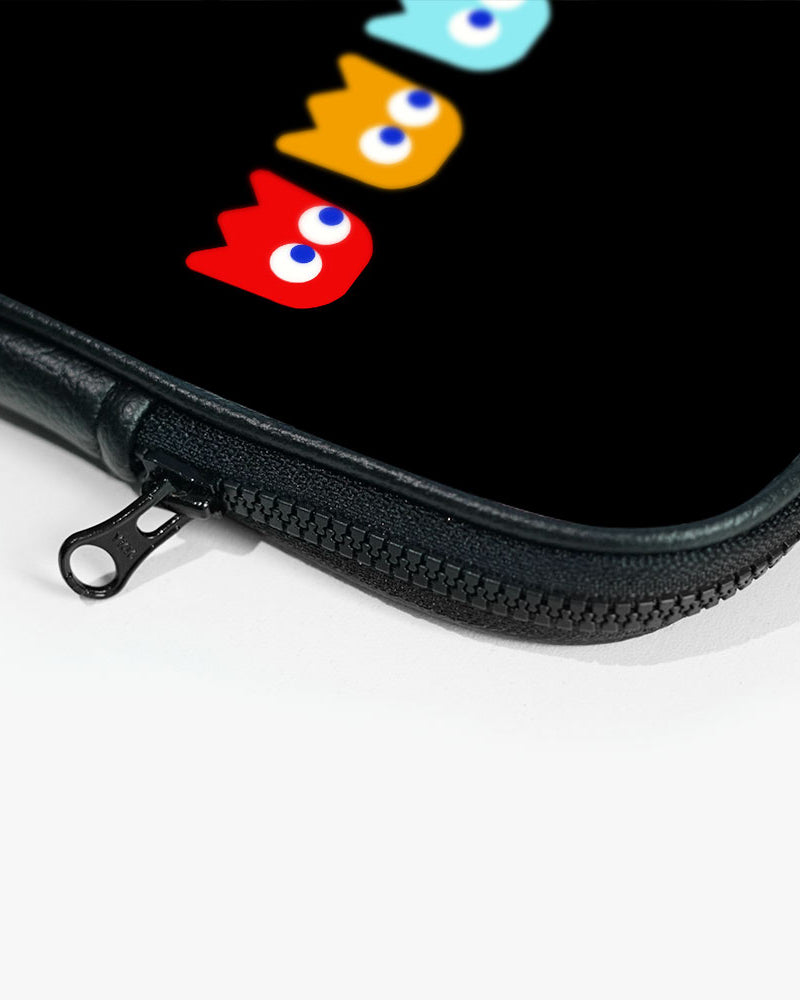 Pacman MacBook / Laptop-Sleeve Mobile Case by CoverMeUp - Style 27