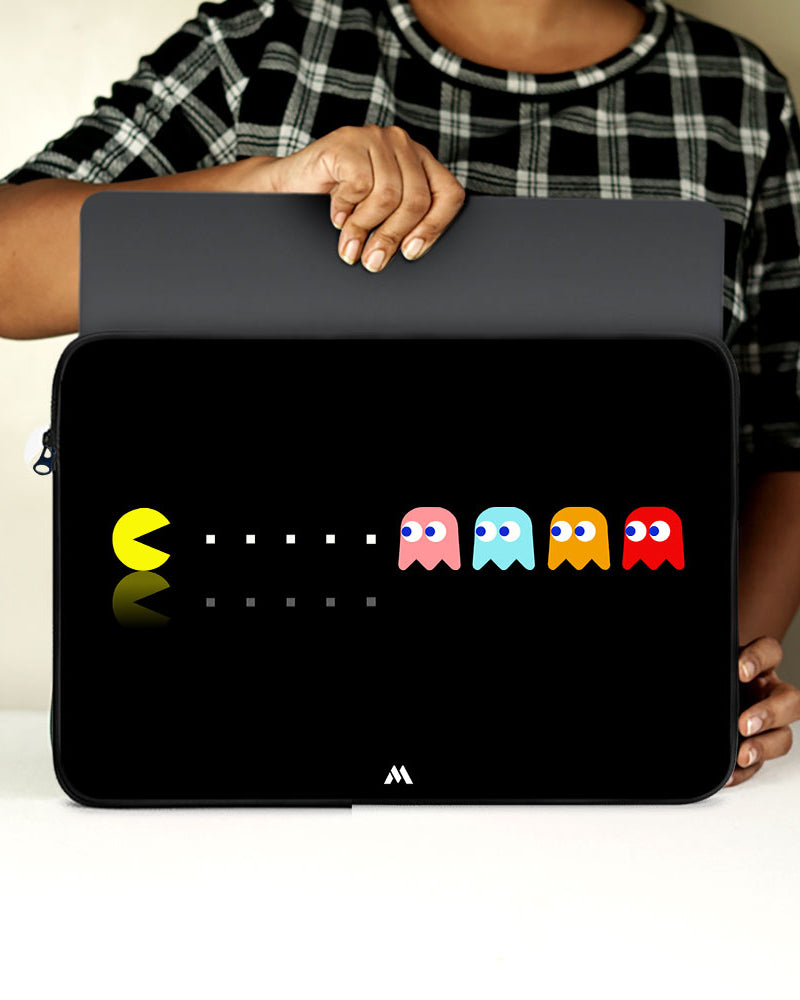 Pacman MacBook / Laptop-Sleeve Mobile Case by CoverMeUp - Style 40