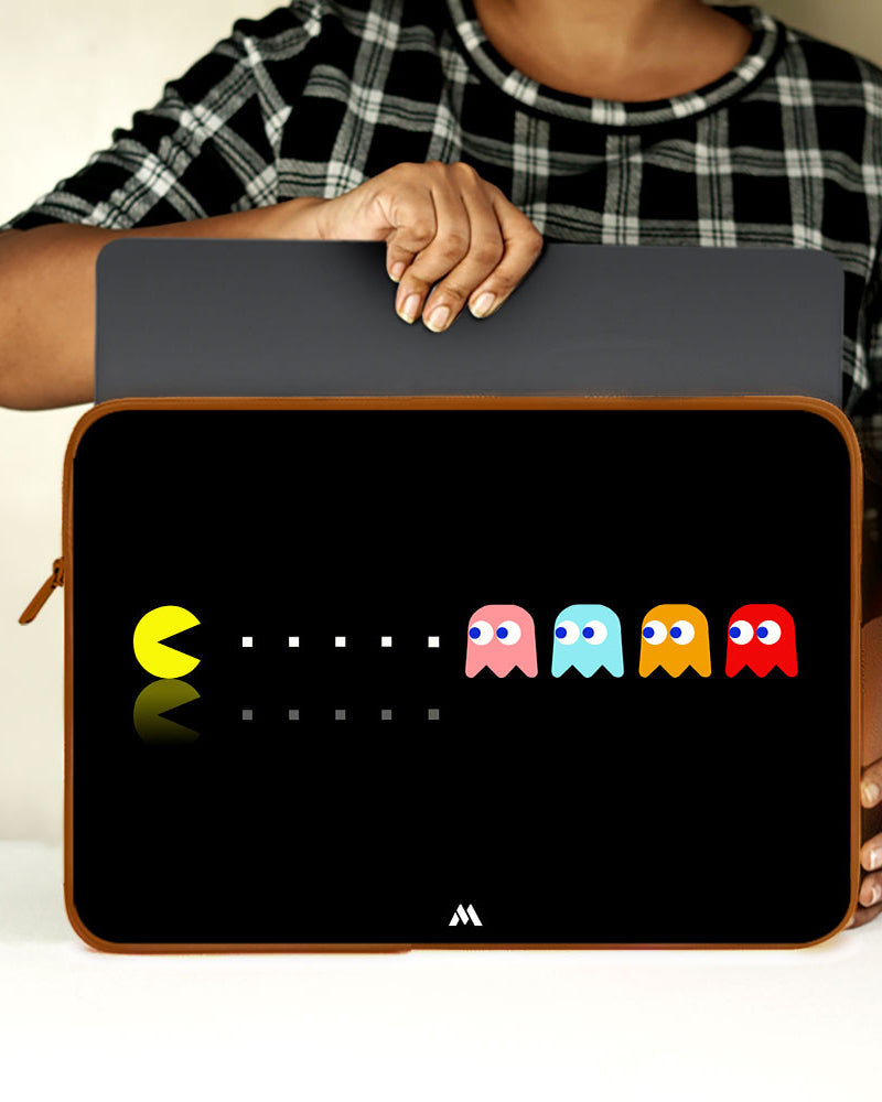 Pacman MacBook / Laptop-Sleeve Mobile Case by CoverMeUp - Style 61