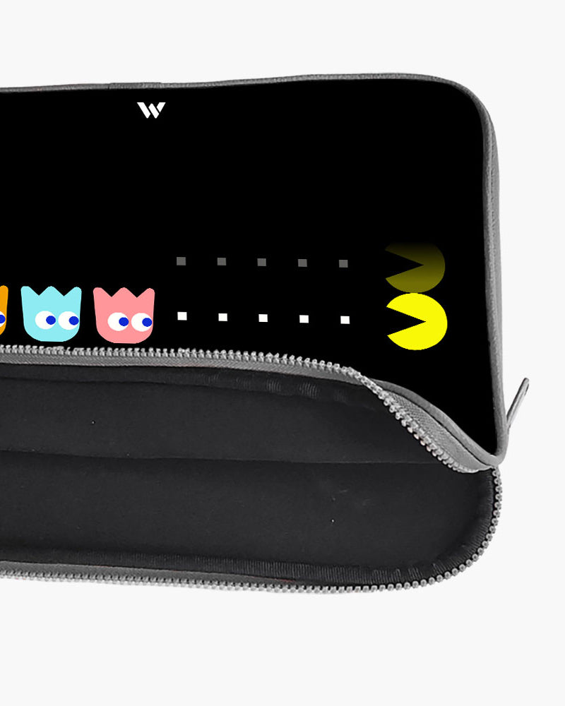 Pacman MacBook / Laptop-Sleeve Mobile Case by CoverMeUp - Style 81