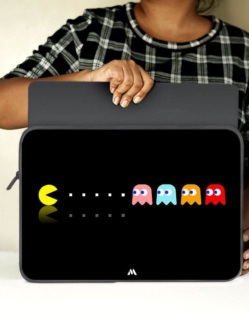 Pacman MacBook / Laptop-Sleeve Mobile Case by CoverMeUp - Style 89