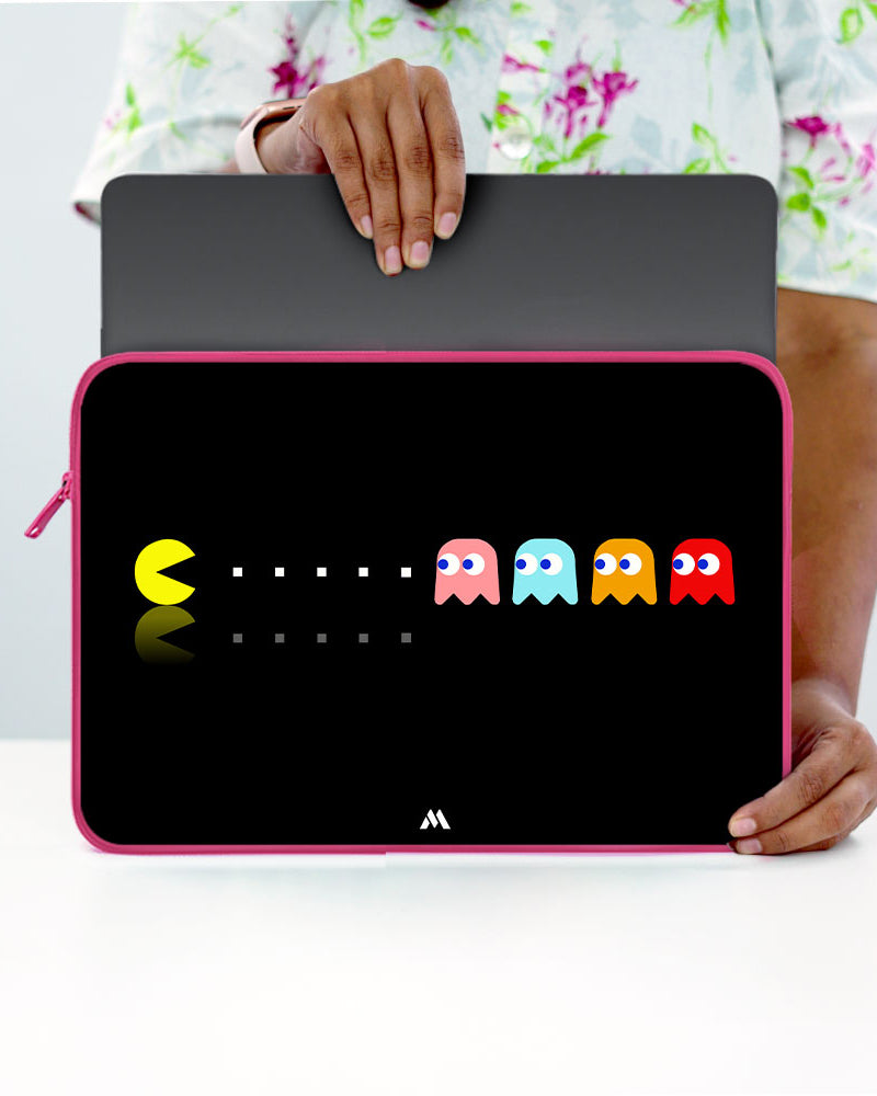Pacman MacBook / Laptop-Sleeve Mobile Case by CoverMeUp - Style 103