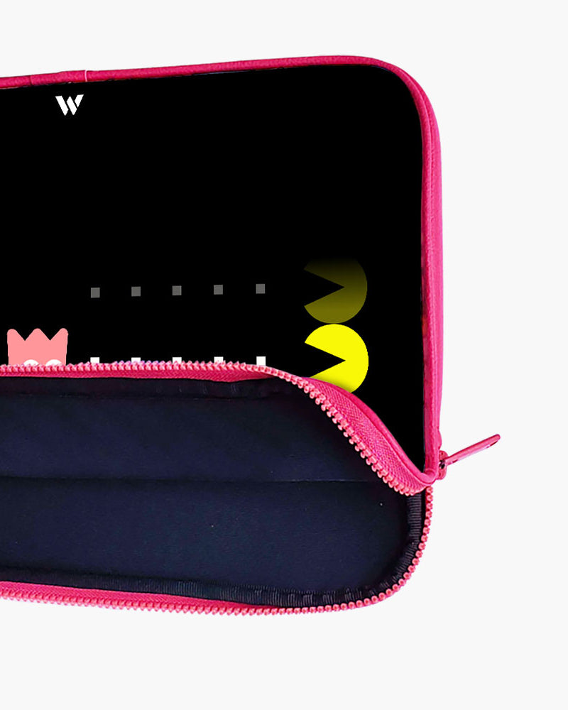 Pacman MacBook / Laptop-Sleeve Mobile Case by CoverMeUp - Style 116