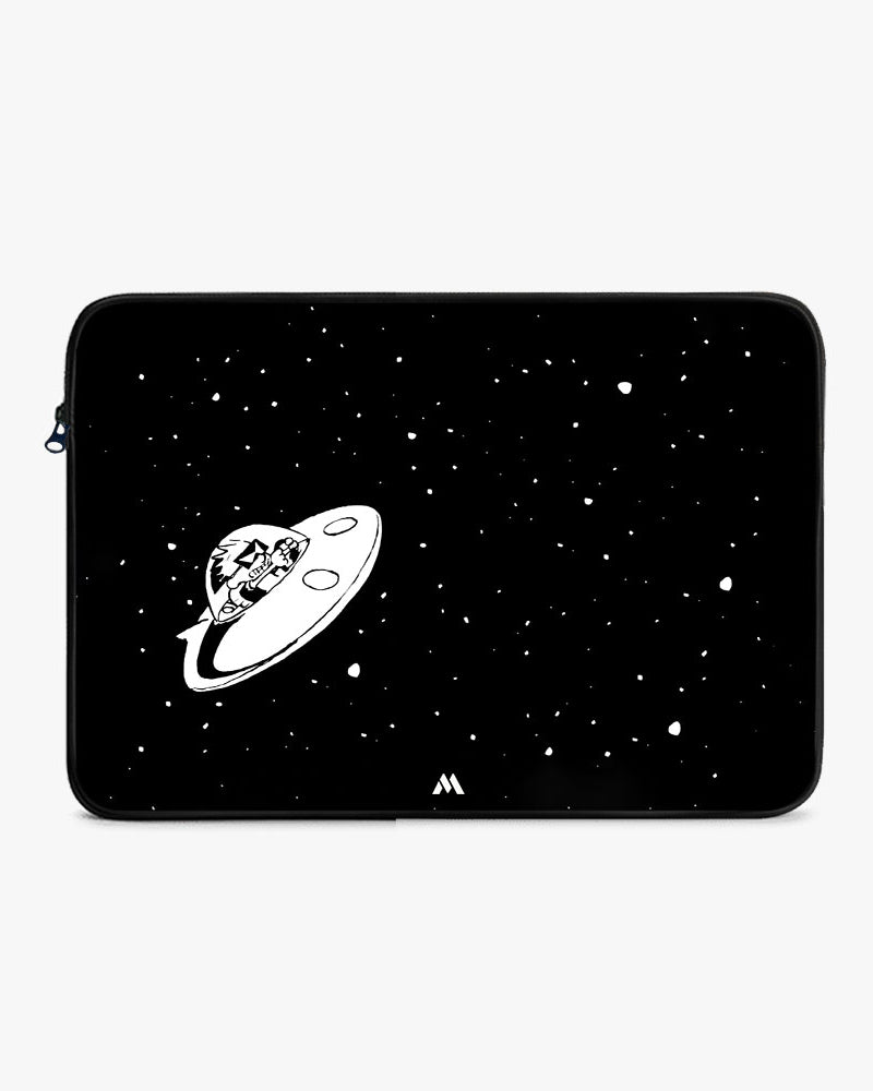 Calvin as Spaceman Spiff MacBook / Laptop-Sleeve Mobile Case by CoverMeUp - Style 3