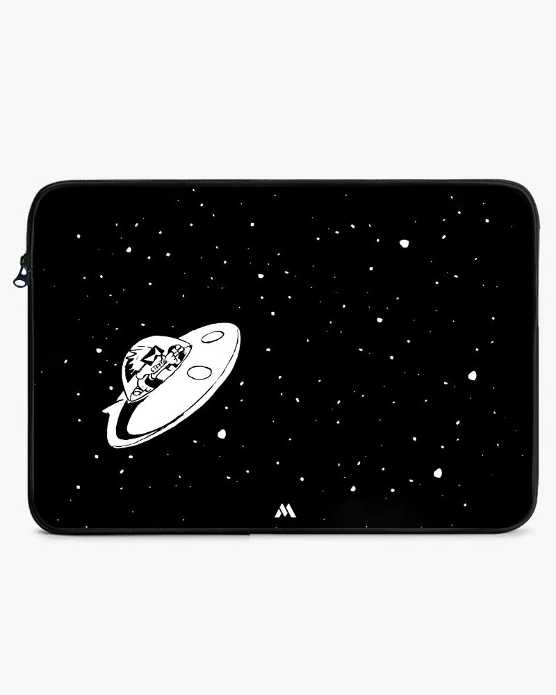 Calvin as Spaceman Spiff MacBook / Laptop-Sleeve Mobile Case by CoverMeUp - Style 4